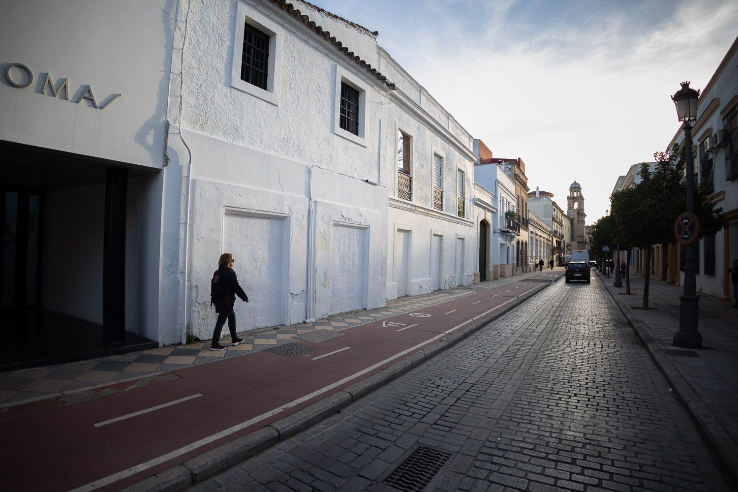 Antiguas bodegas de Valdespino, este jueves en la calle Ponce, que el Ayuntamiento de Jerez pretende recuperar y poner en uso con fondos europeos de la EDIL.