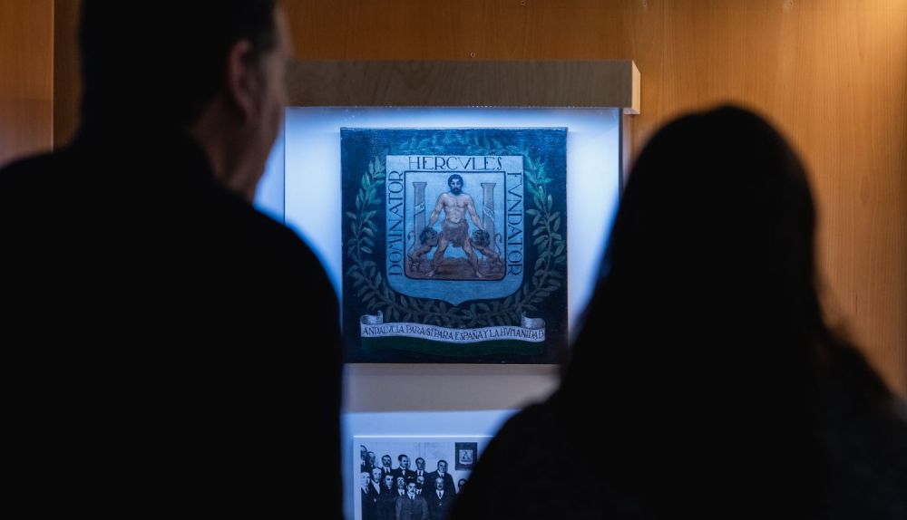 En la exposición permanente se conserva el primer boceto del escudo de Andalucía que Infante propuso en la Asamblea de Ronda de 1918.