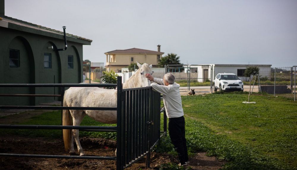 Carlos, en la finca donde  se encuentra el Hogar de la Esperanza.
