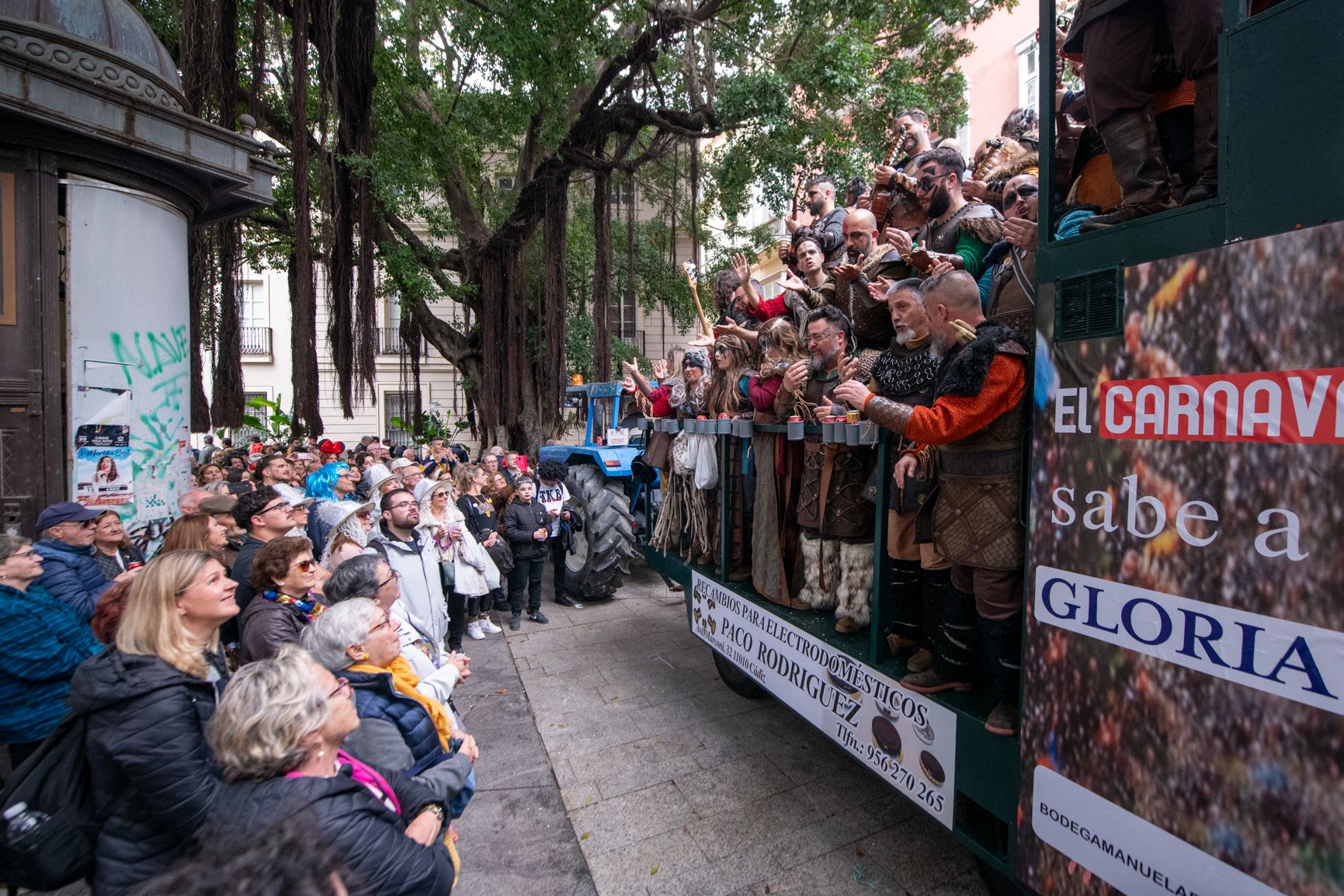 LUNES DE CARNAVAL 2025 CADIZ COROS  8