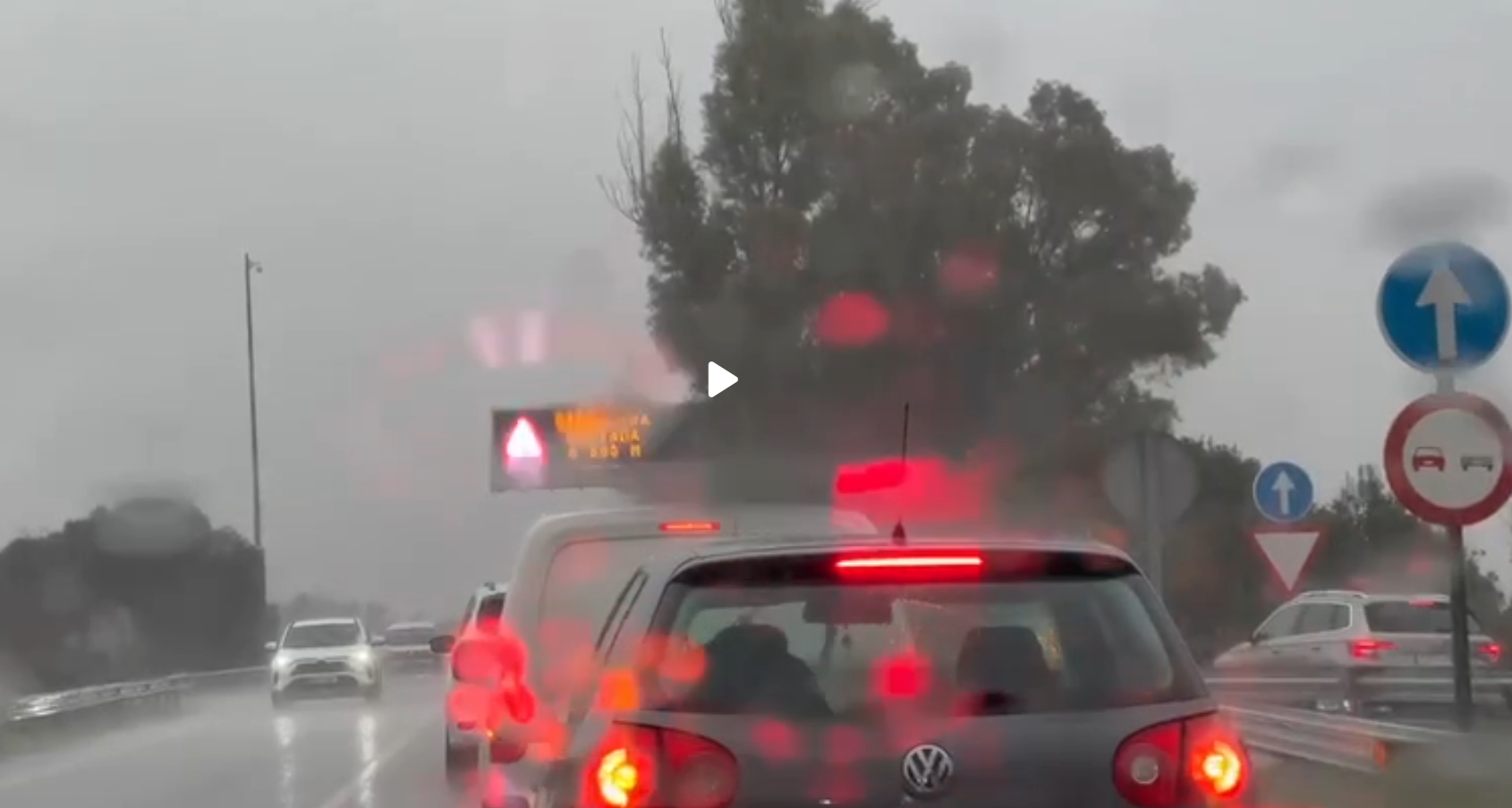 Cortes en carreteras en Jerez por las fuertes lluvias. Cortes en carreteras en Jerez por las fuertes lluvias.