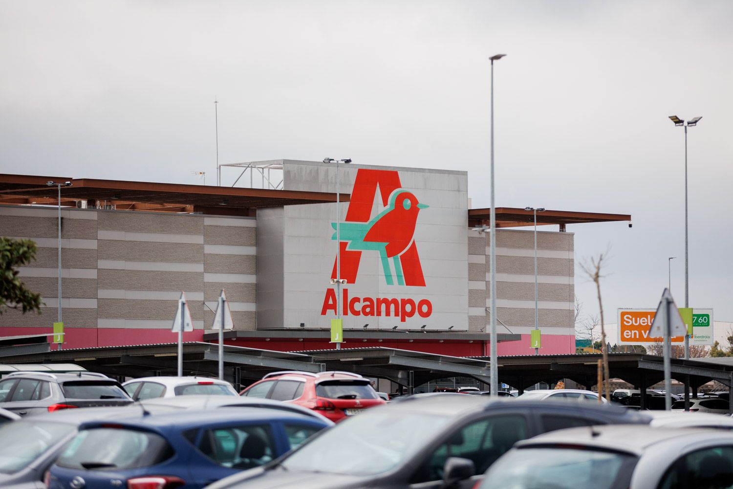 Alcampo, en el parque comercial de Luz Shopping, en Jerez.