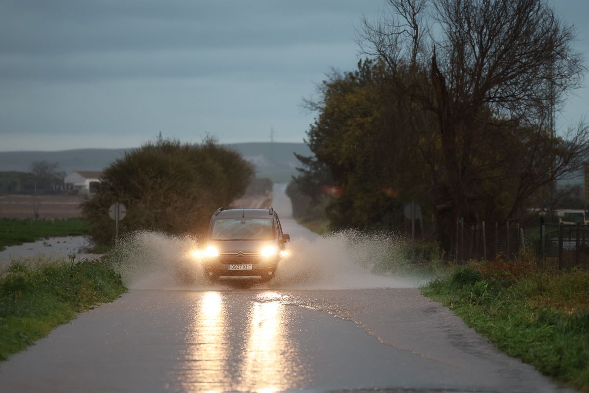 Carreteras cortadas en Jerez por la lluvia Carreteras cortadas en Jerez por la lluvia