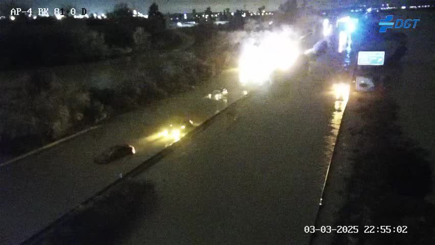 Imagen de la DGT con la AP4 a su paso por la zona Norte de Jerez, este pasado lunes noche.