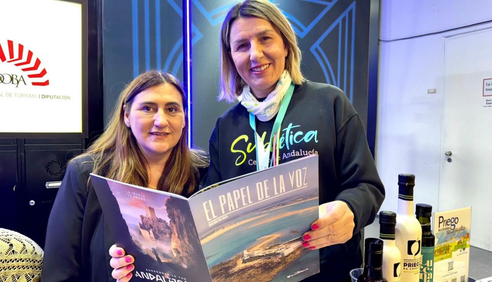 Susana Moreno, de Promoción Turística de Córdoba, junto a Lucía González, de Priego de Córdoba.