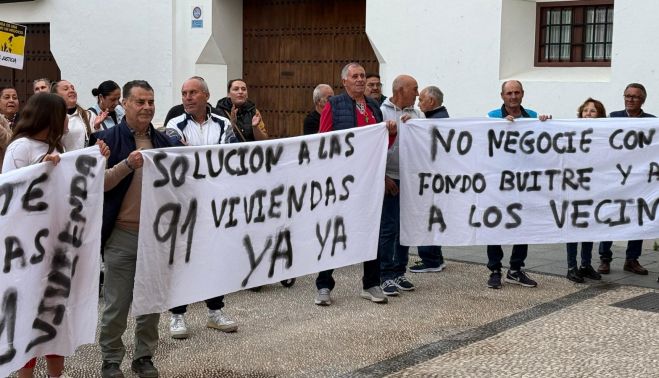 Concentración por las 91 viviendas de Écija.