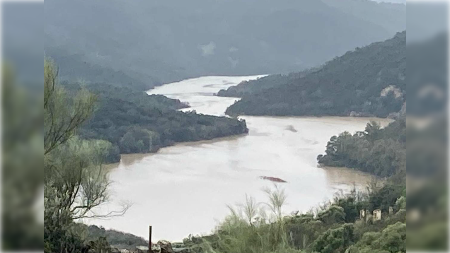 La cola ubriqueña del embalse de Los Hurones.