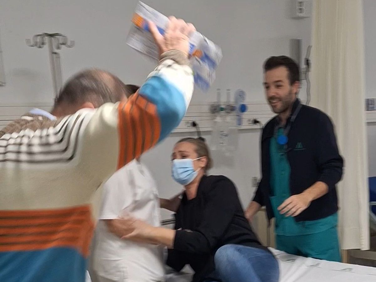 Así ha sido el simulacro de tres situaciones de agresión a profesionales sanitarios en el Hospital Universitario de Jerez.