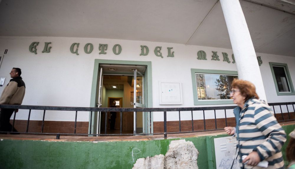 Entrada del establecimiento donde tuvo lugar el apuñalamiento.