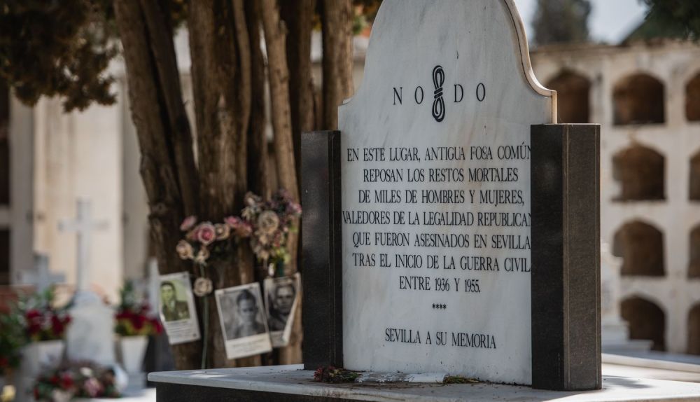 La Fosa Monumento, en el cementerio de Sevilla.