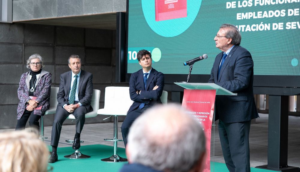 El secretario de Estado, Fernando Martínez, en la Diputación de Sevilla, este lunes.