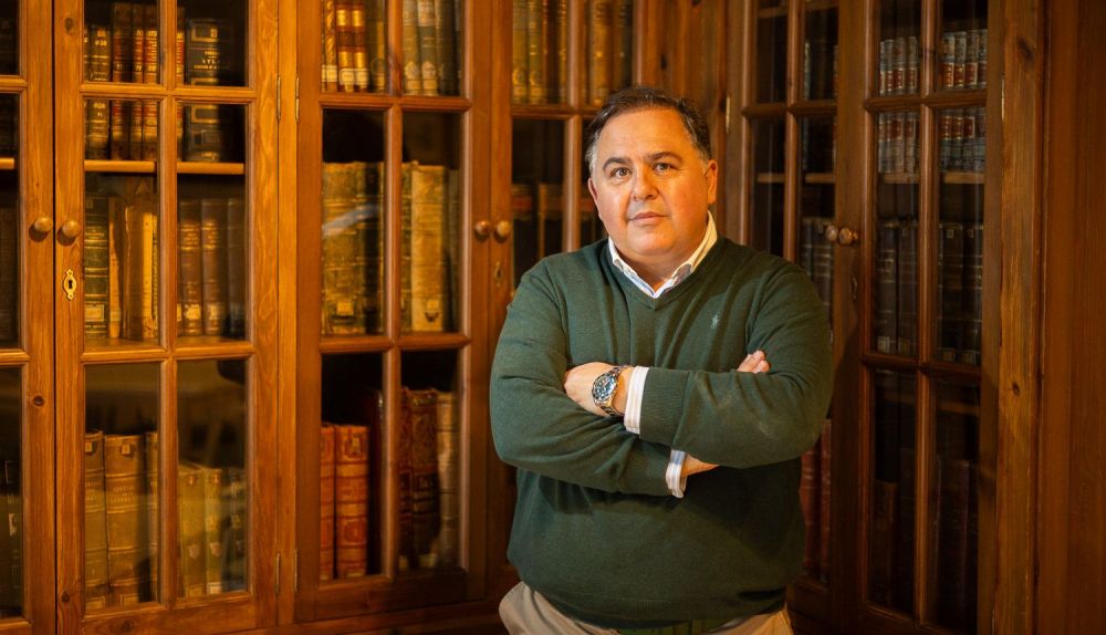 El presidente en la biblioteca del Casino Jerezano. 