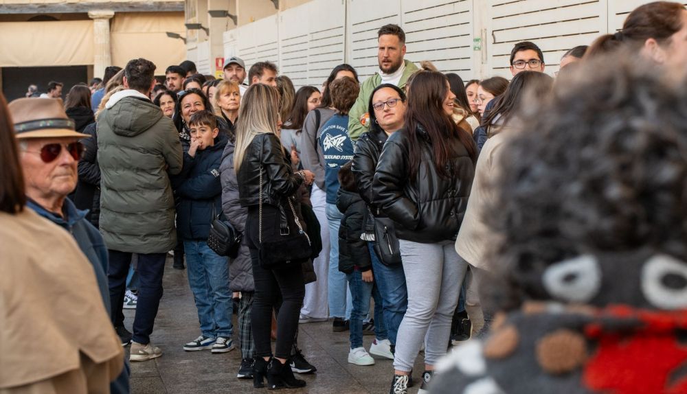 300 PORCIONES DE TARTA  MERCADO DE ABASTO   CADIZ 6
