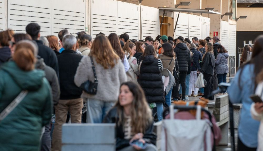 300 PORCIONES DE TARTA  MERCADO DE ABASTO   CADIZ 14
