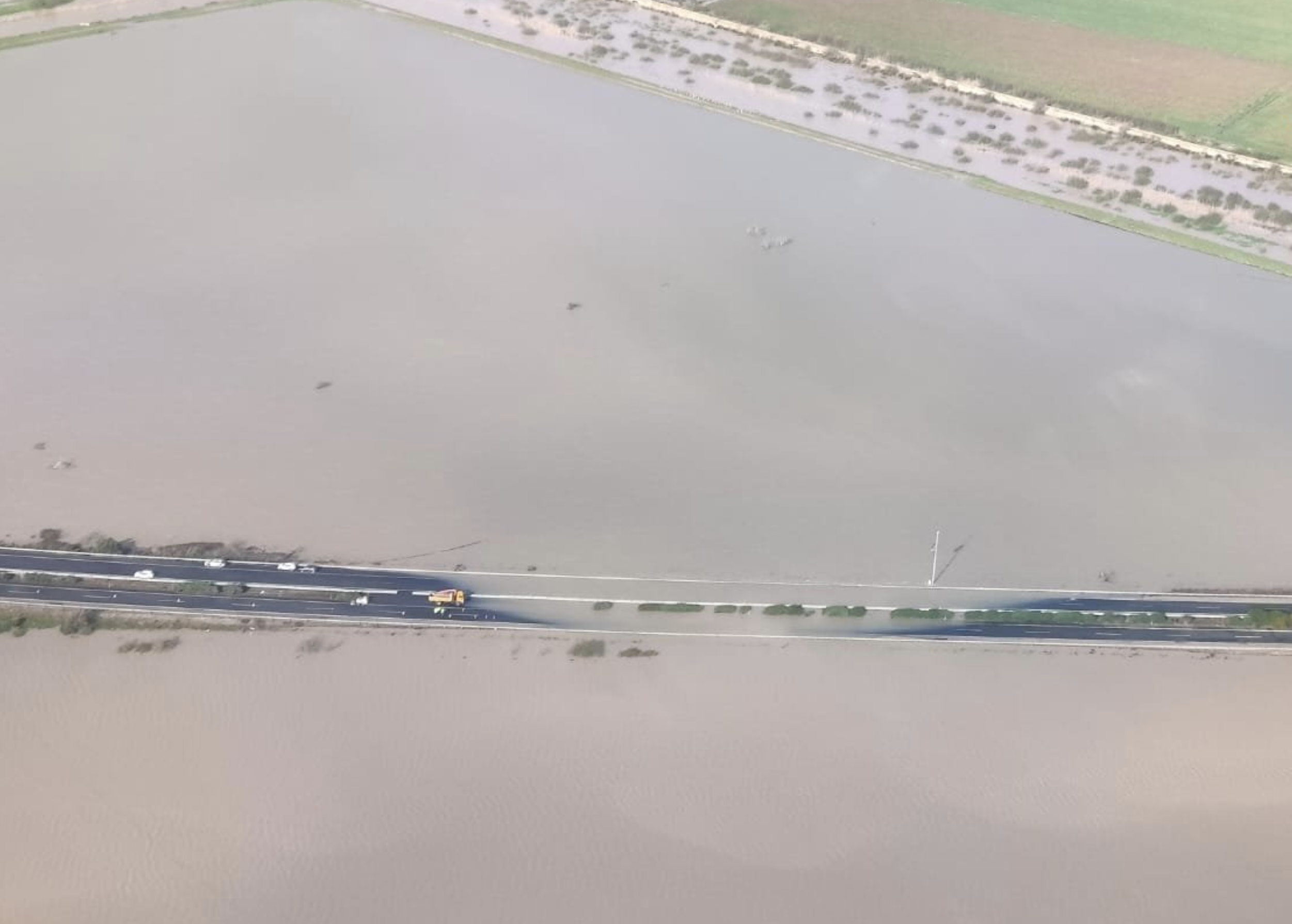 Crecidas en una carretera en la provincia de Sevilla.