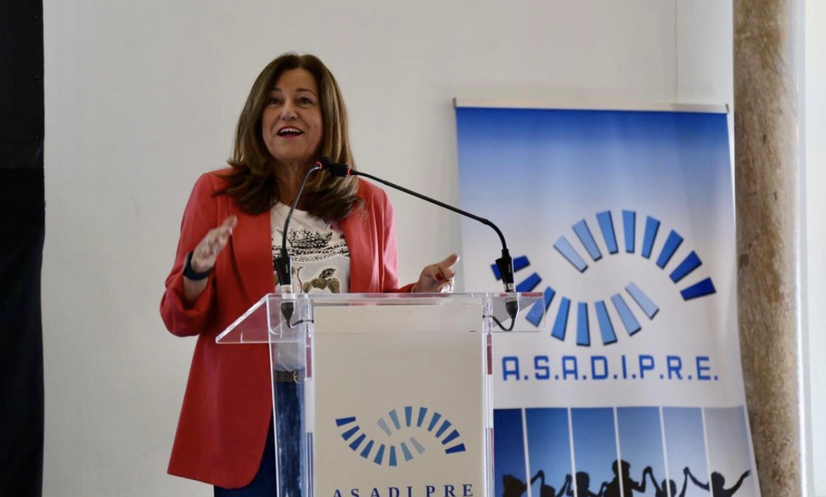 La consejera María del Carmen Castillo, durante el acto en el que ha dado los datos sobre las solicitudes recibidas para las oposiciones. 