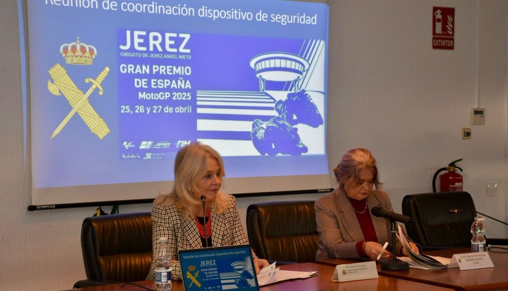 Mercedes Colombo, delegada de la Junta en Cádiz, y Blanca Flores, subdelegada del Gobierno en Cádiz, en la reunión de seguridad del Gran Premio de Jerez.