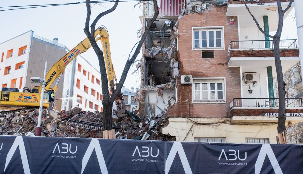 DEMOLICION EDIFICIO PRADO SAN SEBASTIAN DIEGO RIAÑO 6