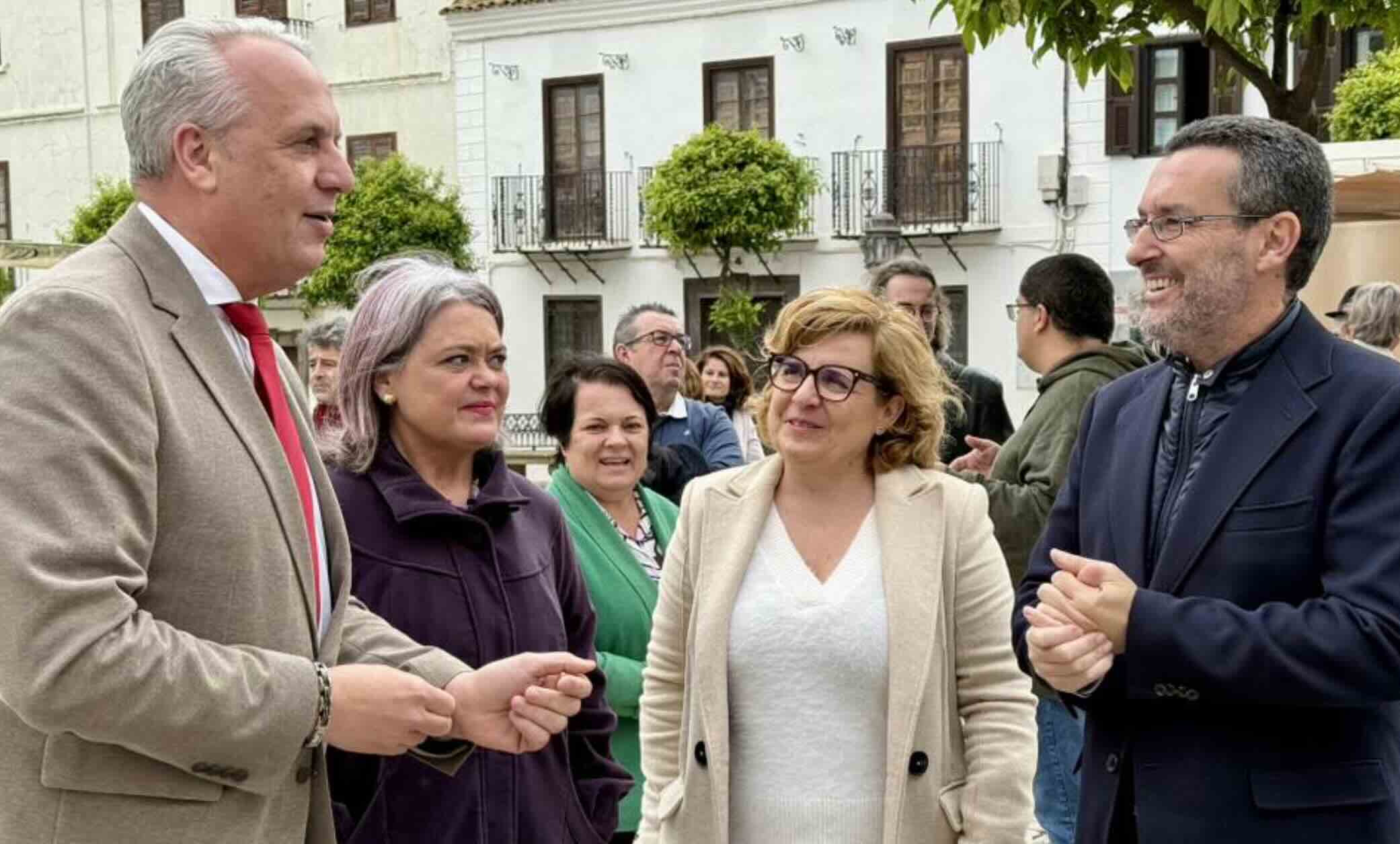 Ruiz Boix y Juan Franco, el pasado viernes en San Roque, durante la inauguración de la exposición permanente de Carlos Pacheco.
