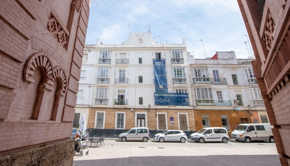 FINCA EN CADIZ   PLAZA DEL FALLA   PISOS DE LUJO   DESAHUCIO  2