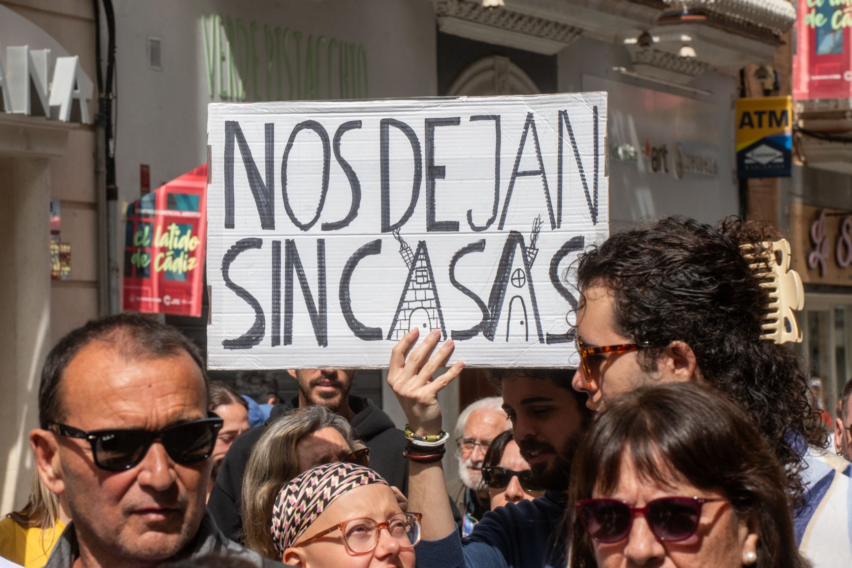 Otro momento de la manifestación en la capital gaditana.