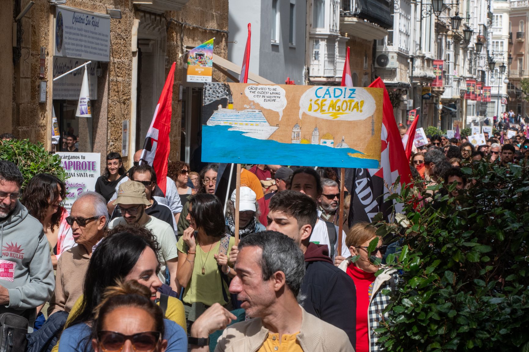 'Cádiz se agota' es uno de los lemas de la marcha.