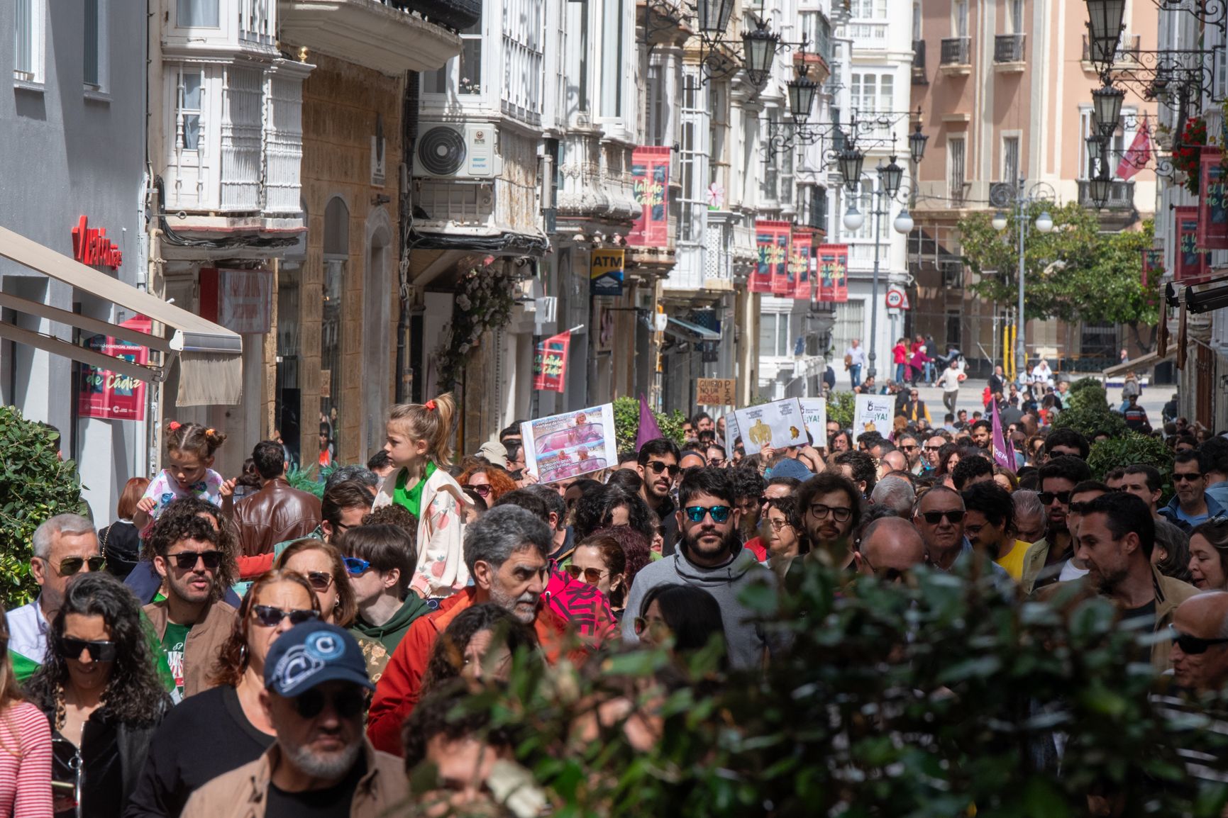 Cientos de personas han secundado la convocatoria.