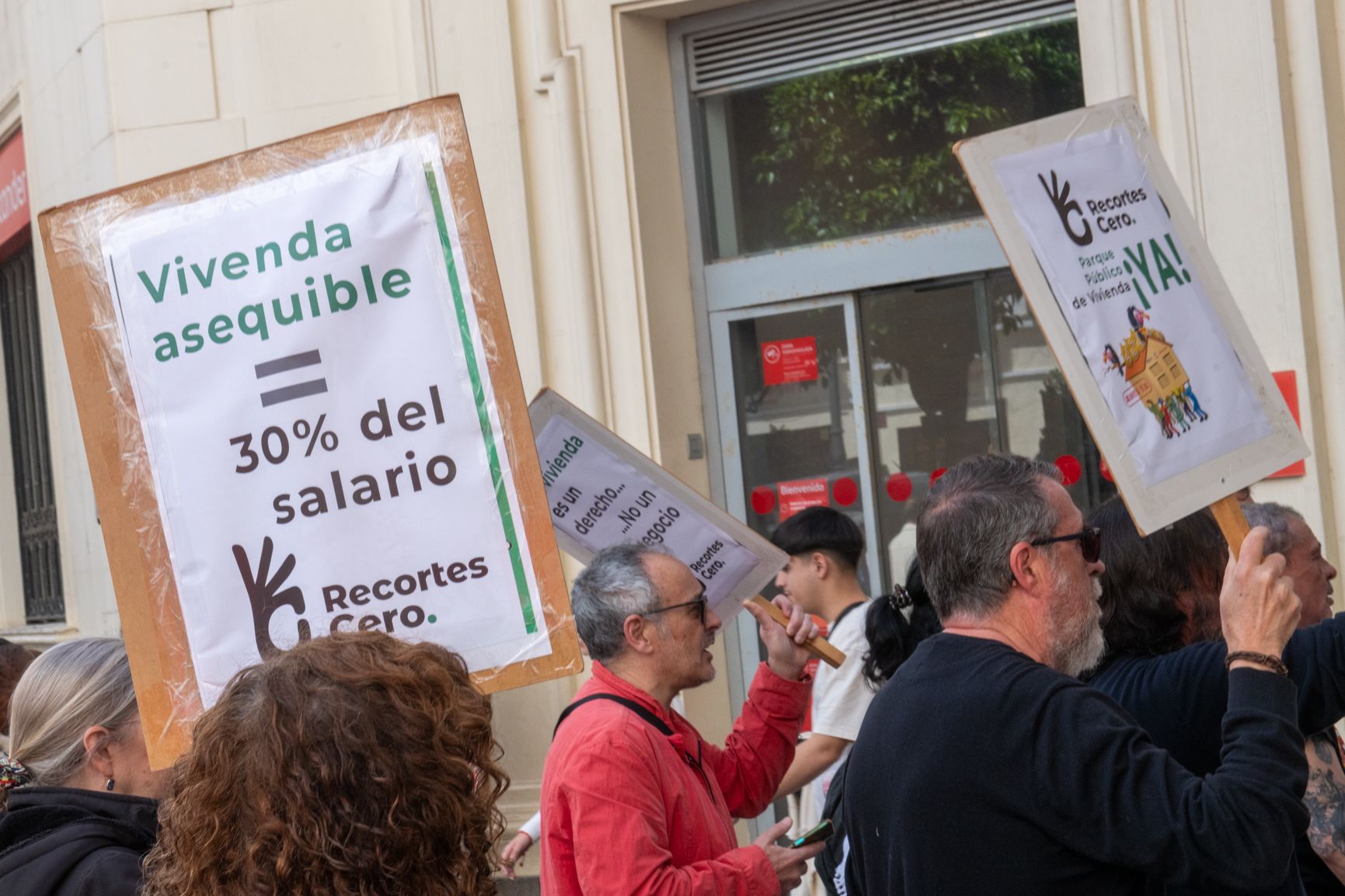 La vivienda asequible no debe superar el 30% del salario del hogar.