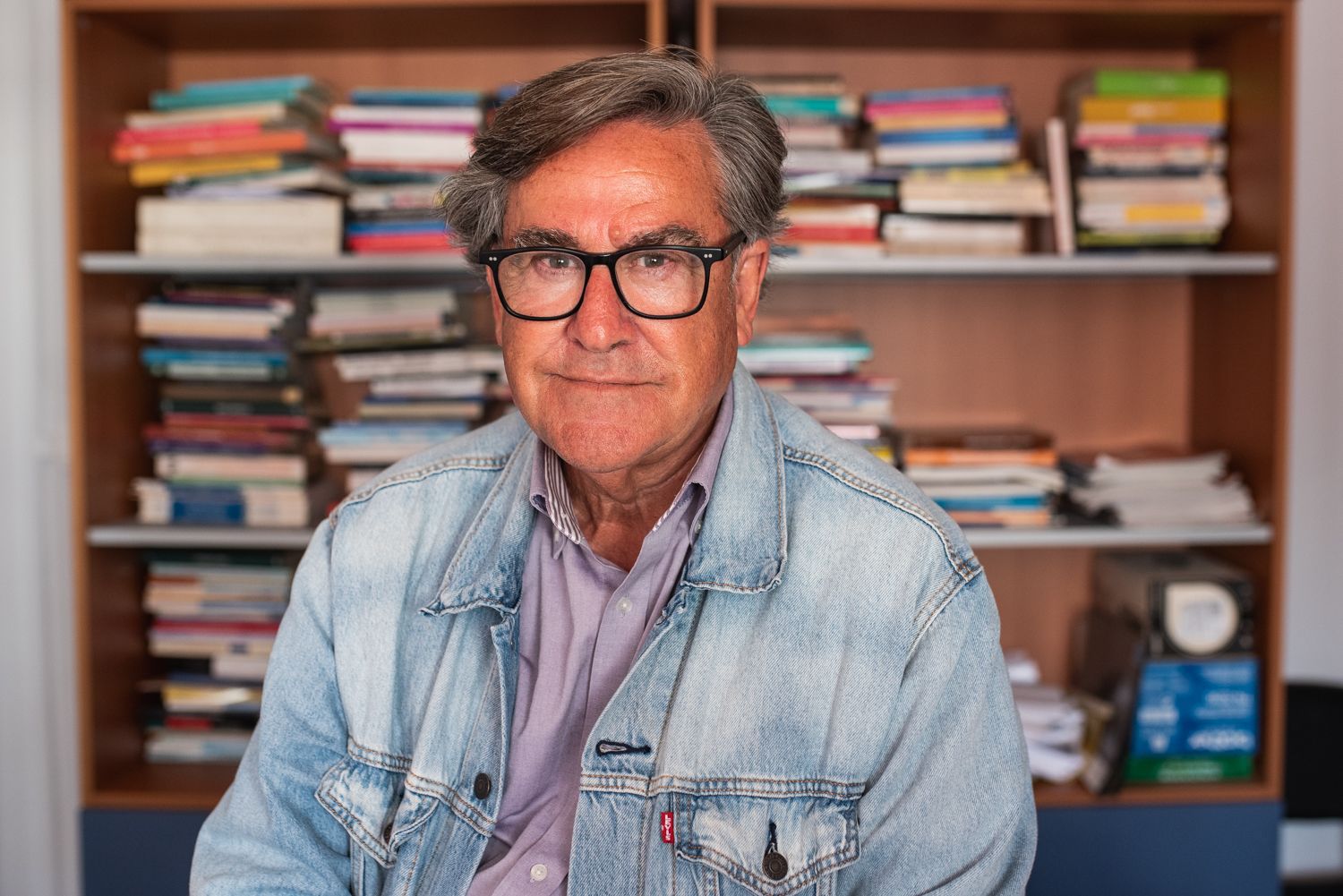 Juan Torres, en su despacho de la Universidad de Sevilla.