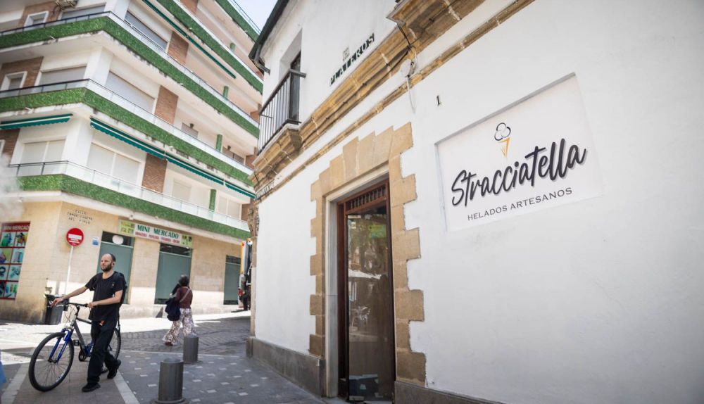 HELADERIA ANTIGUA FLORISTERA PLAZA PLATEROS 1