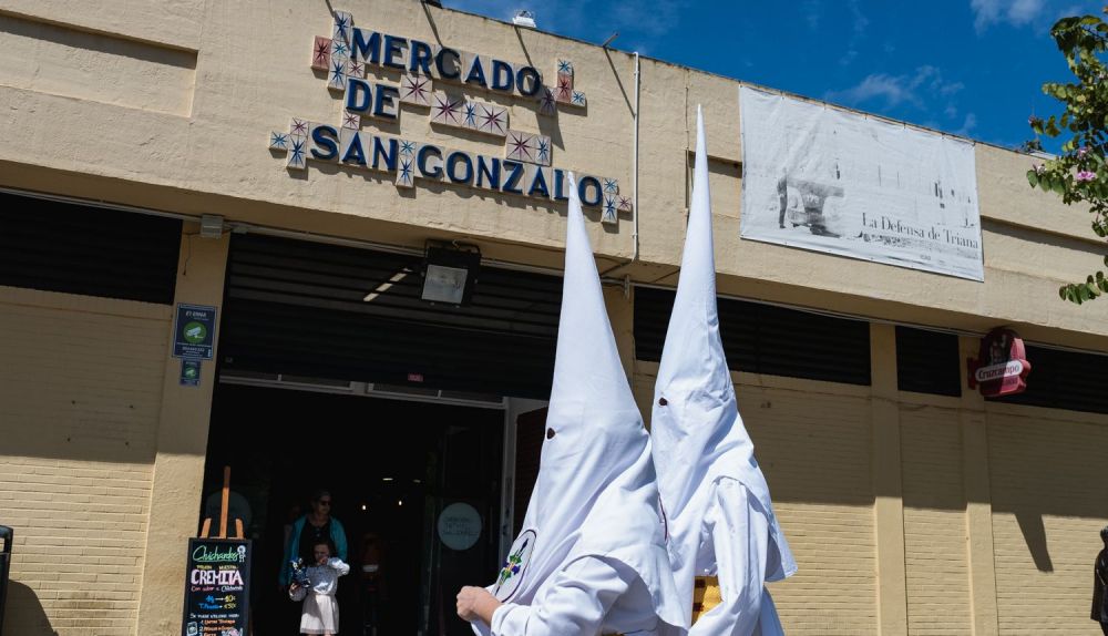 LUNES SANTO SEMANA SANTA SEVILLA 2025 MERCADO SAN GONZALO 9
