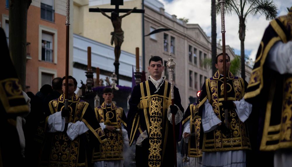 El crucificado de la Defensión en la calle Sevilla.
