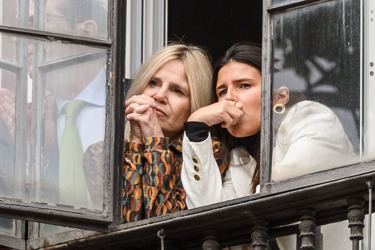 Eugenia Martínez de Irujo y Cayetana Rivera, en la salida del Baratillo, este Miércoles Santo.