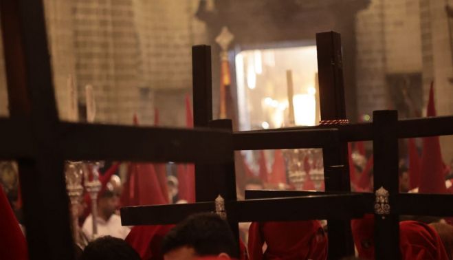 Hermanos de cruces del Prendimiento.