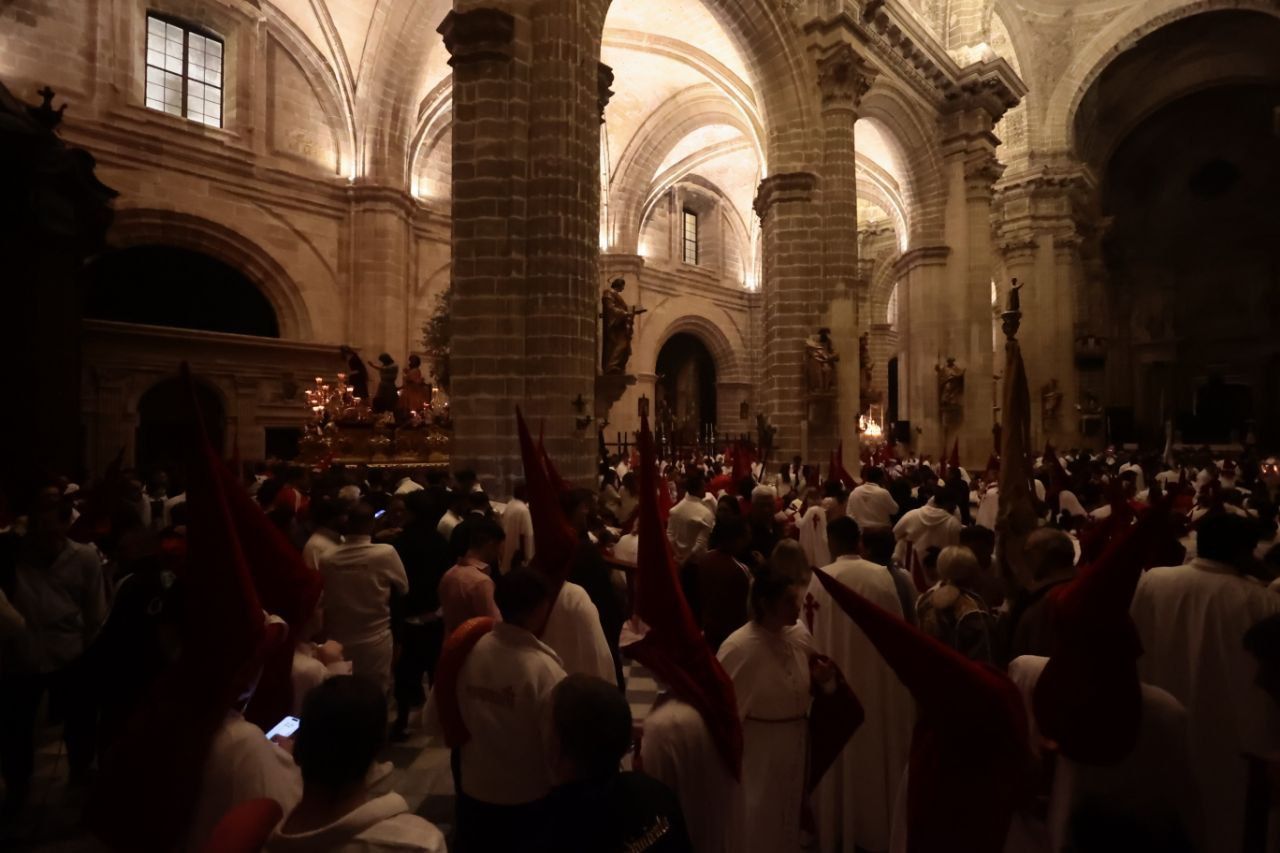 'Overbooking' en Catedral con Prendimiento y Amargura.