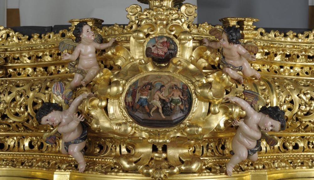 Detalle del frontal el paso del Gran Poder. 