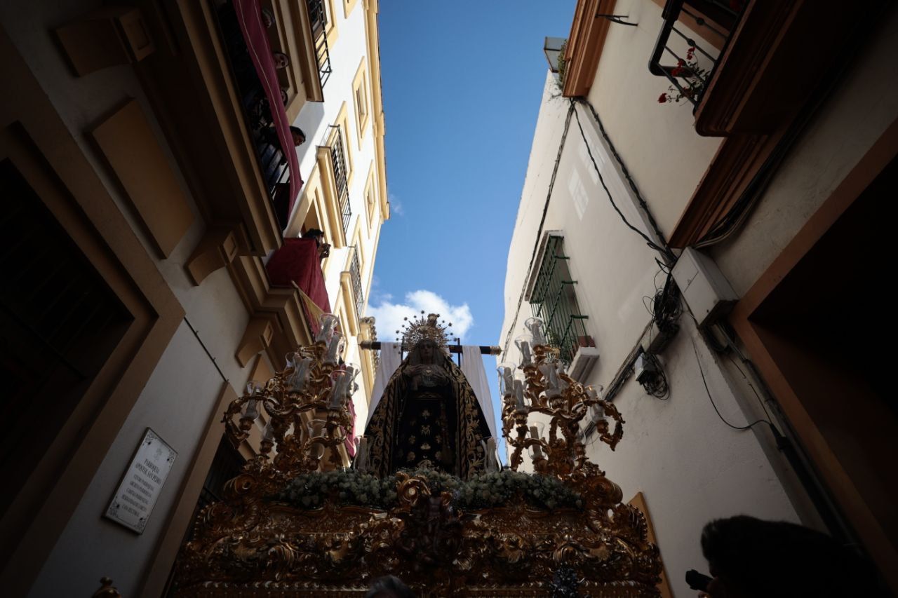 La Hermandad de Loreto recorre las calles de Jerez. La Hermandad de Loreto recorre las calles de Jerez.