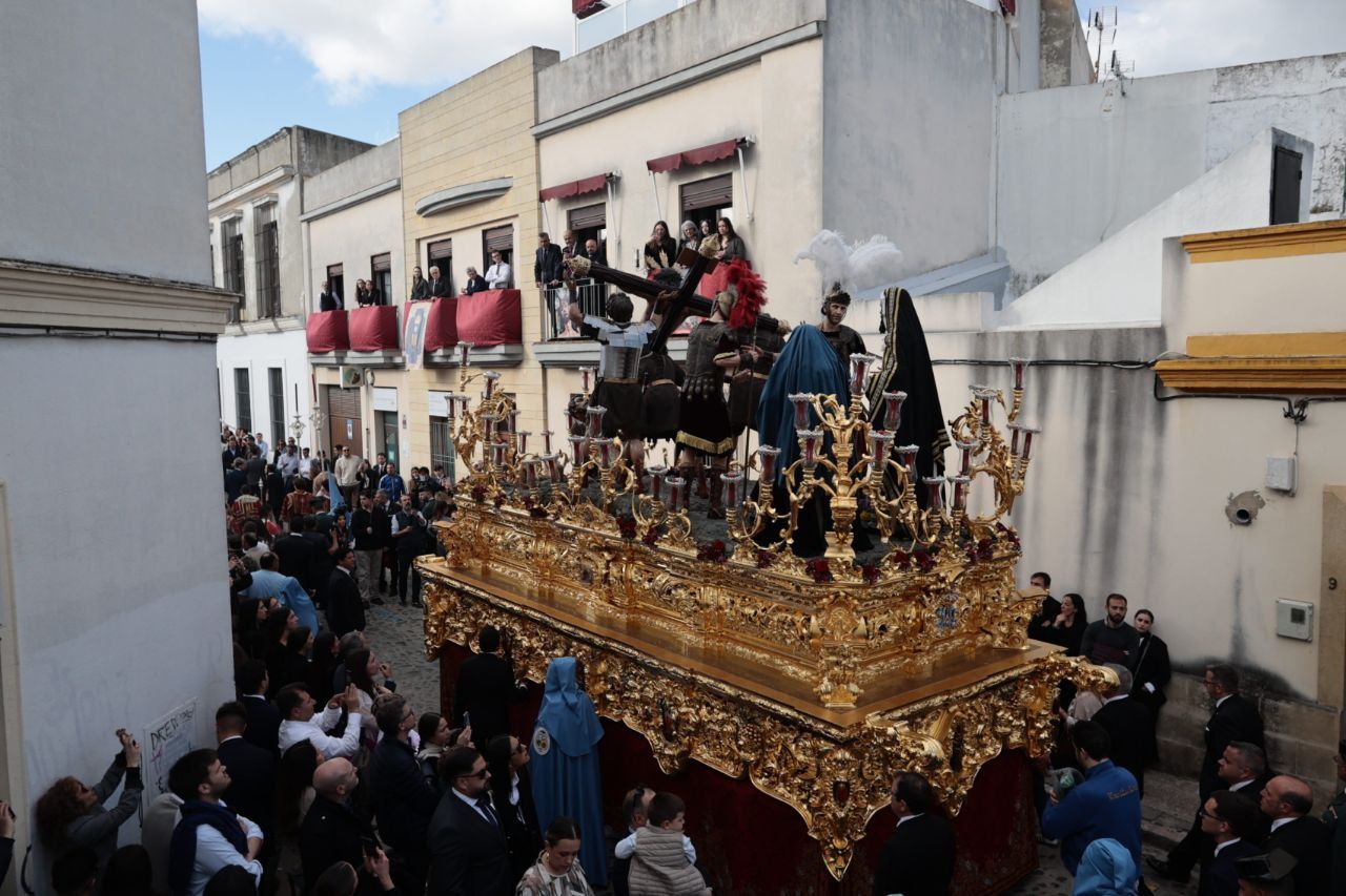 La Exaltación, en el Viernes Santo de Jerez.