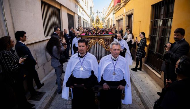El realejo delante del paso del Loreto.