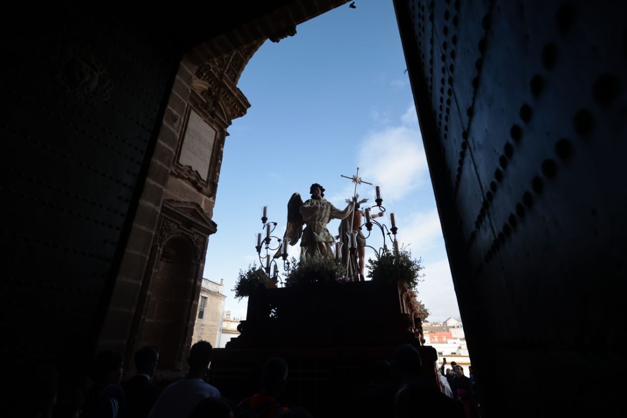 Paso del Resucitado en la Semana Santa de Jerez.