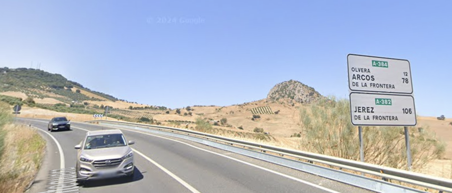 La A-384, donde tiene lugar el accidente múltiple, cerca de Olvera, en una imagen de Google Maps. La A-384, donde tiene lugar el accidente múltiple, cerca de Olvera, en una imagen de Google Maps.