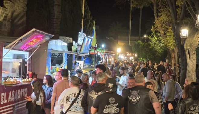 Ambientazo en la Alameda Vieja de Jerez con el Festival de Foodtrucks.