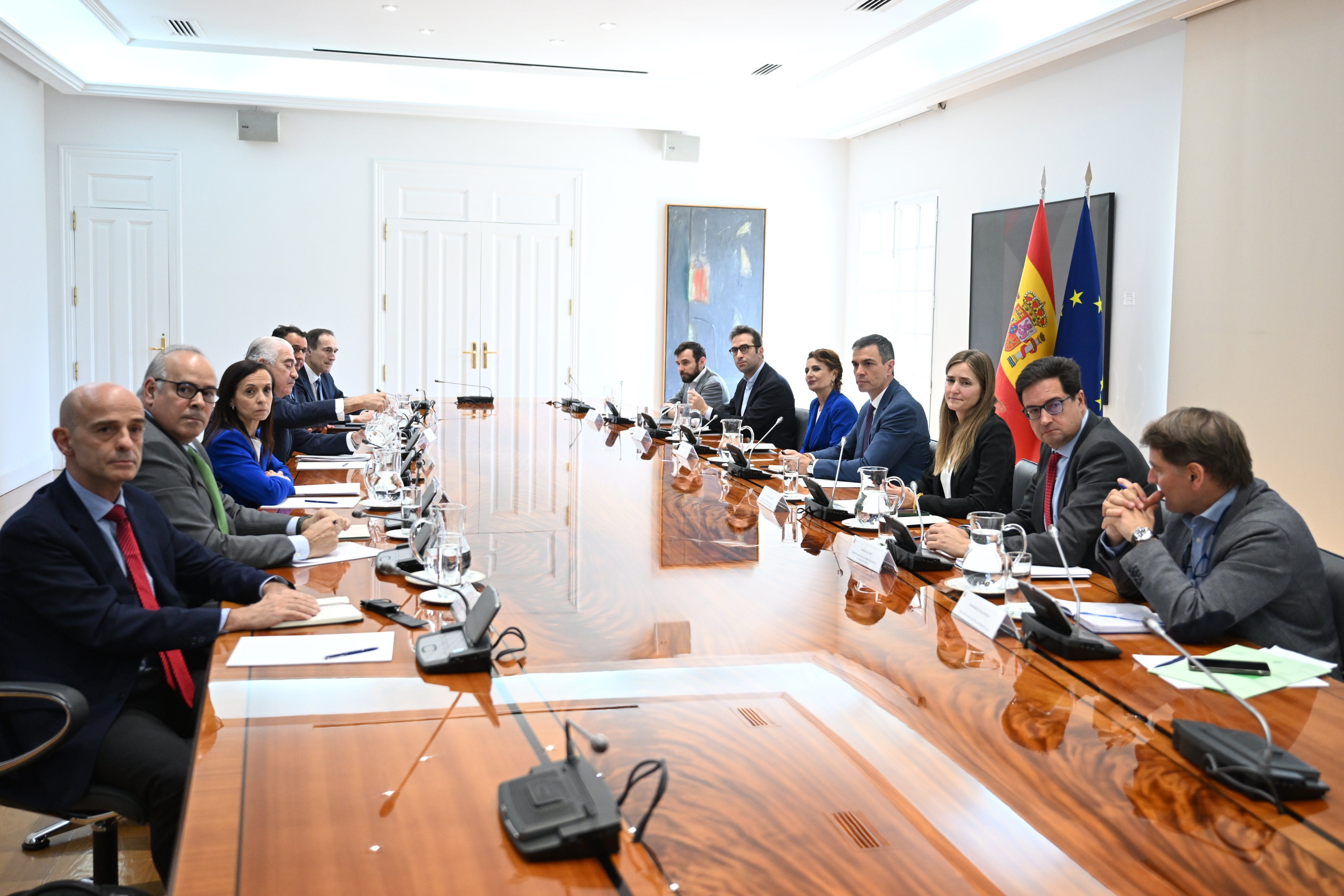 El presidente Pedro Sánchez, reunido con el gabinete de crisis por el apagón.