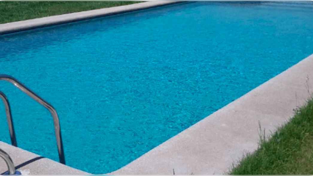 Imagen de archivo de una piscina.