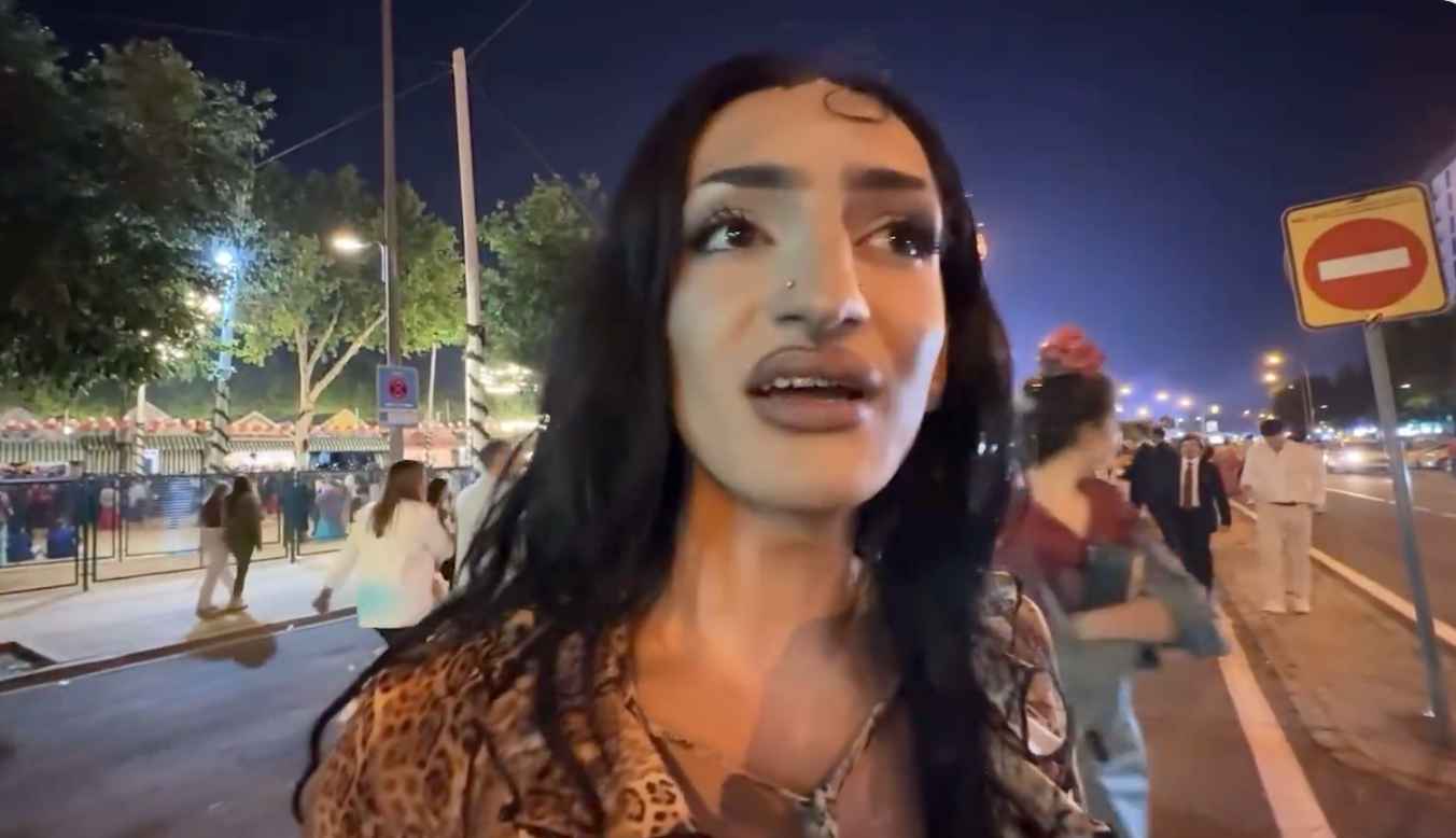 Shannis ha narrado los insultos que ha recibido en la Feria de Sevilla. Shannis ha narrado los insultos que ha recibido en la Feria de Sevilla.
