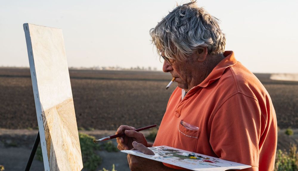 Carlos comenzó a pintar con seis añitos, y ya no ha parado de hacerlo, aunque haya tenido que trabajar en otras muchas cosas.