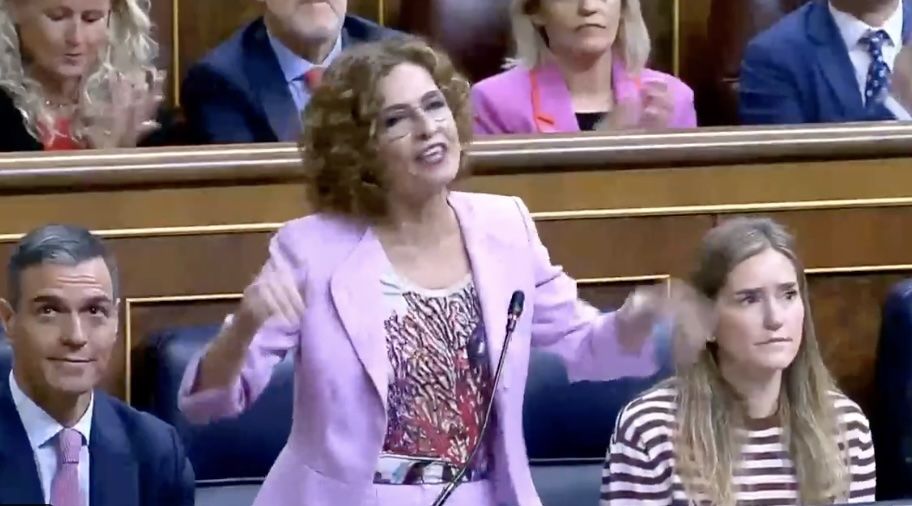 María Jesús Montero, este miércoles en el pleno del Congreso.
