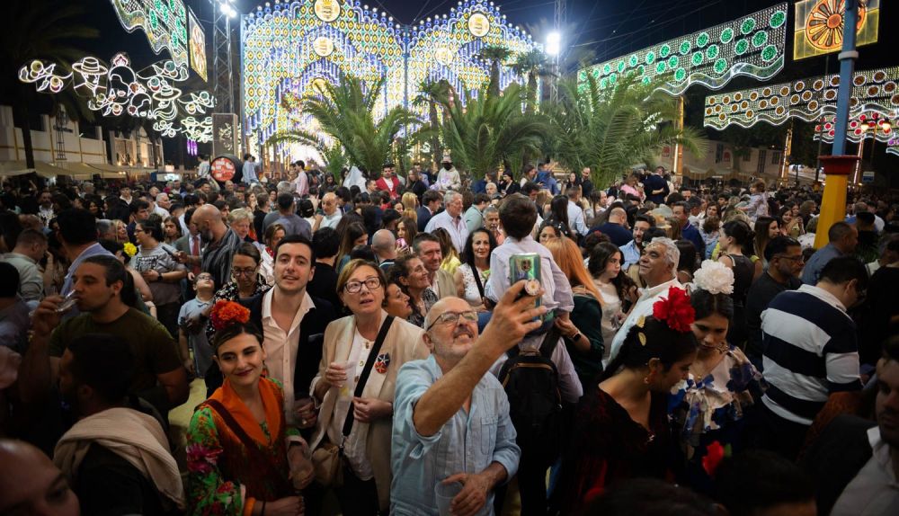 ALUMBRADO FERIA DEL CABALLO 2025 3