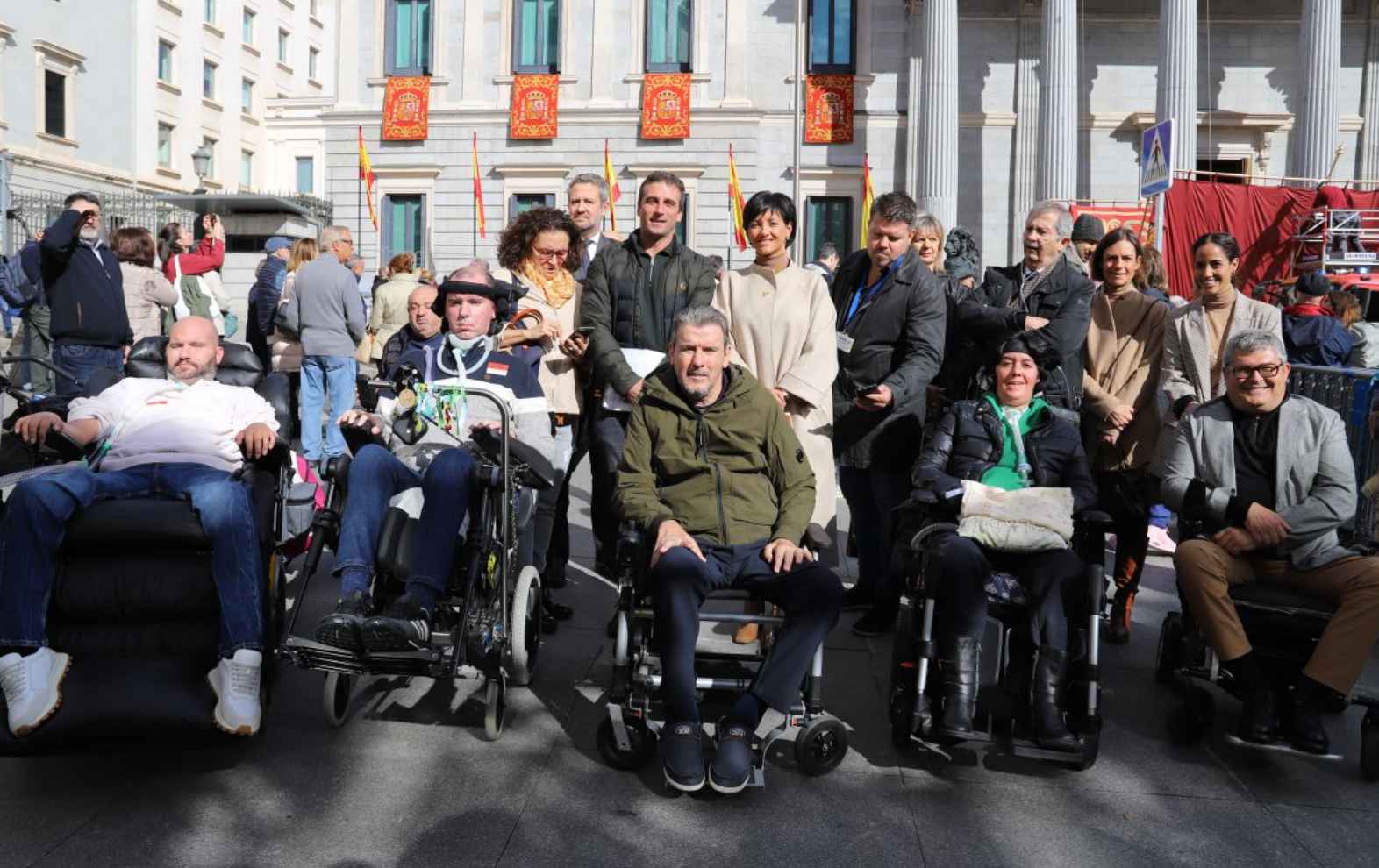 Varios enfermos de ELA, entre ellos Juan Carlos Unzué.   FOTO: Fundación Luzón