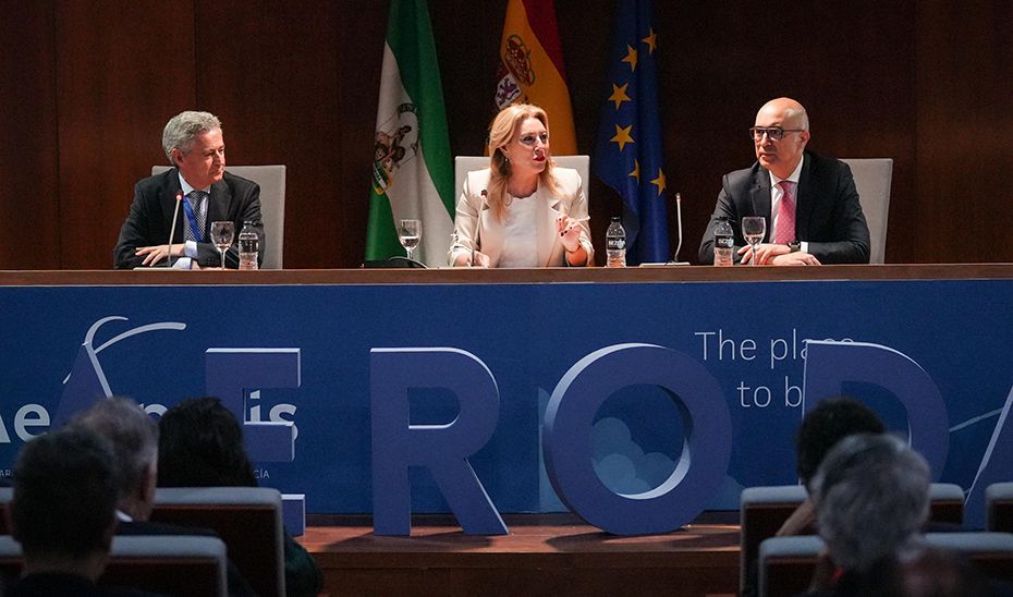 Carolina España inaugura el 'Andalucía Aero Day', que congrega a más de 250 profesionales.